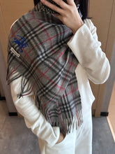 China Replica Burberry Scarf 46usd Only